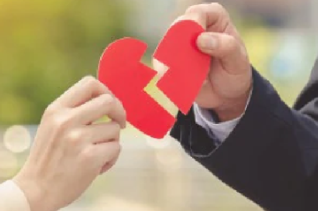 Mutual Divorce vs. Contested Divorce: Which One is Right for You?